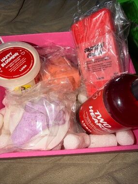 Lush Pink, Red & Purple Bath Treat Set